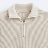 Korkeakaelusega kampsun, millel on tõmblukk