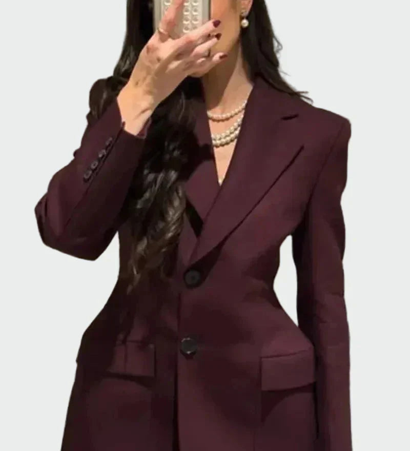Impressiivse Joonega Blazer