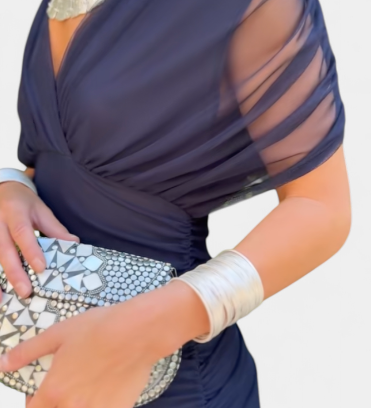 Luana - Elegantne V-dekoltee kleit