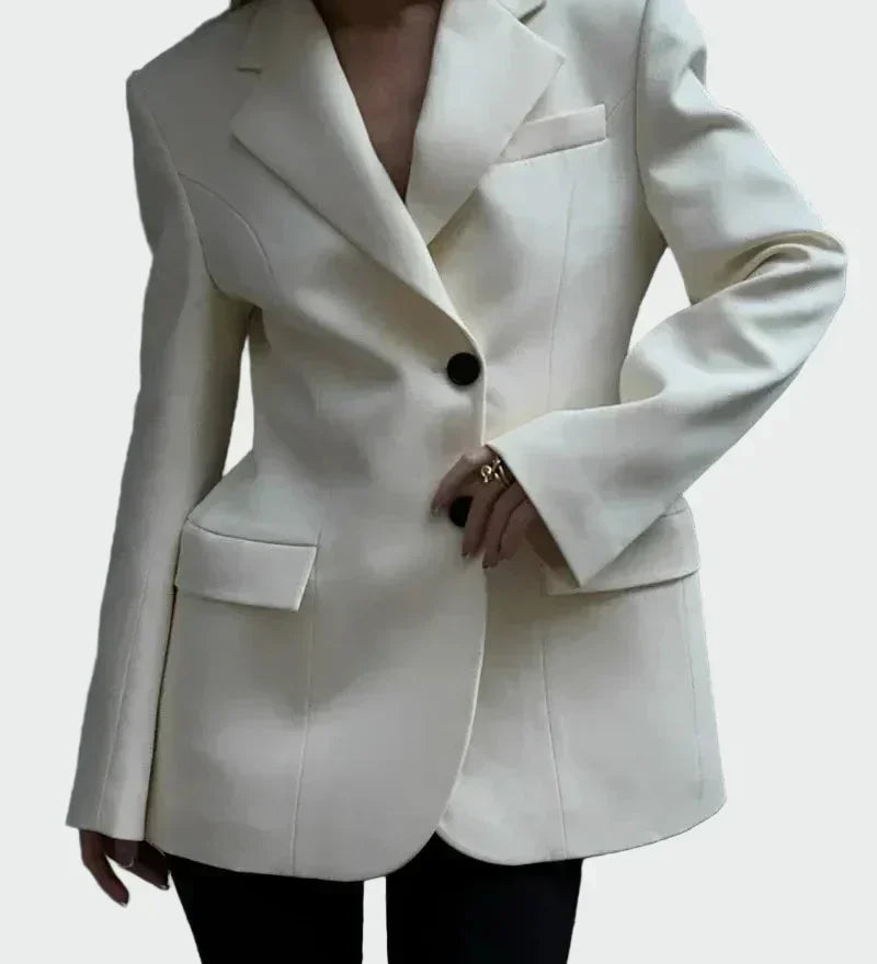 Impressiivse Joonega Blazer